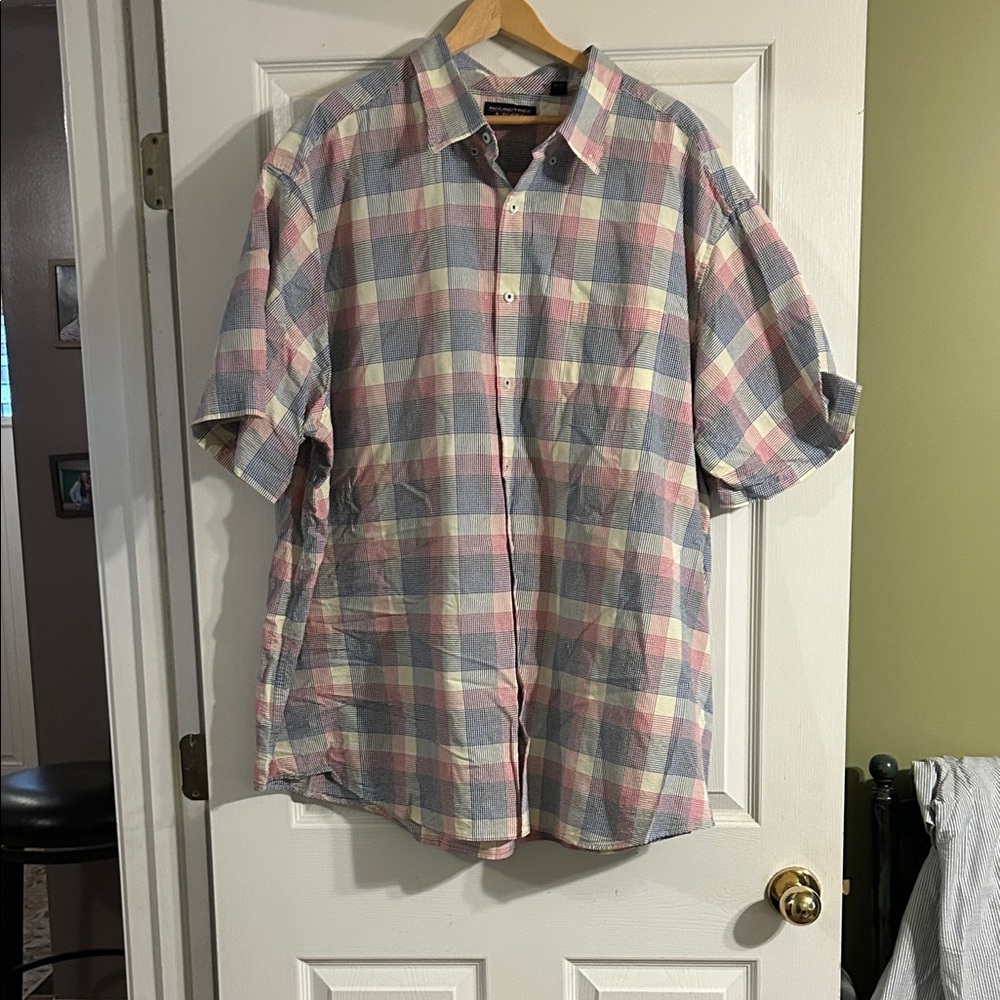 Roundtree & Yorke Pink and Blue Plaid Button Down Shirt
